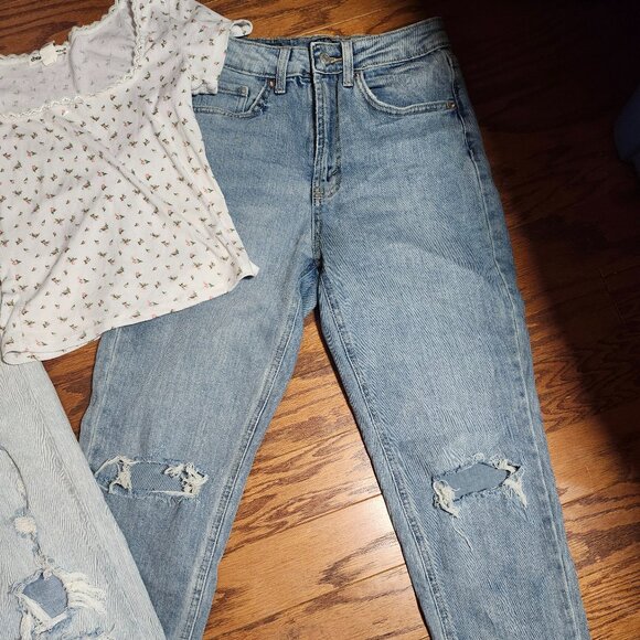 Wild Fable Jeans Womens Sz 2 Blue High Rise Straight Distressed Lot of 2 W Shirt - Picture 4 of 13